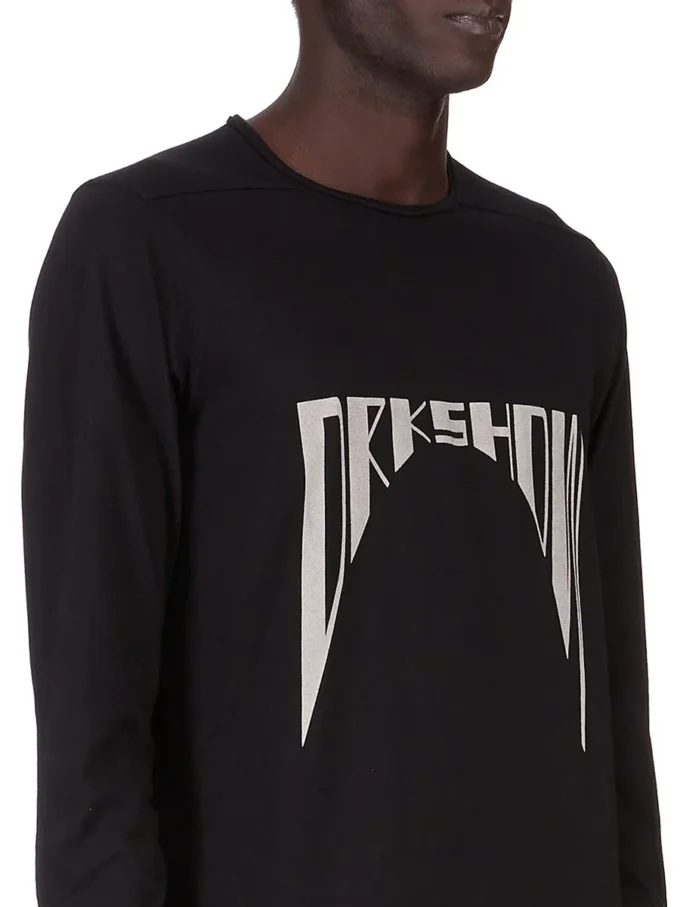 DRKSHDW FW25 CONCORDIANS LEVEL LS T IN SCHWARZ MITTELGEWICHTIGEM BAUMWOLLJERSEY DU02E7260RNEP4-0908 DRKSHDW FW25 CONCORDIANS LEVEL LS T IN SCHWARZ MITTELGEWICHTIGEM BAUMWOLLJERSEY DU02E7260RNEP4-0908