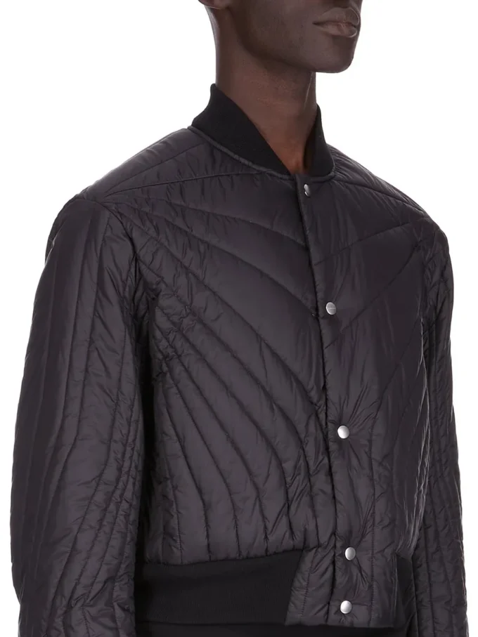 RICK OWENS FW25 CONCORDIANS GESTEPPTE FLUGHÜLLE IN SCHWARZEM NYLON RU02E1727NPT1-09 RICK OWENS FW25 CONCORDIANS GESTEPPTE FLUGHÜLLE IN SCHWARZEM NYLON RU02E1727NPT1-09