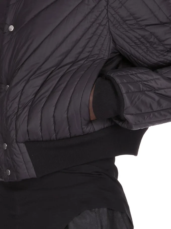 RICK OWENS FW25 CONCORDIANS GESTEPPTE FLUGHÜLLE IN SCHWARZEM NYLON RU02E1727NPT1-09 RICK OWENS FW25 CONCORDIANS GESTEPPTE FLUGHÜLLE IN SCHWARZEM NYLON RU02E1727NPT1-09